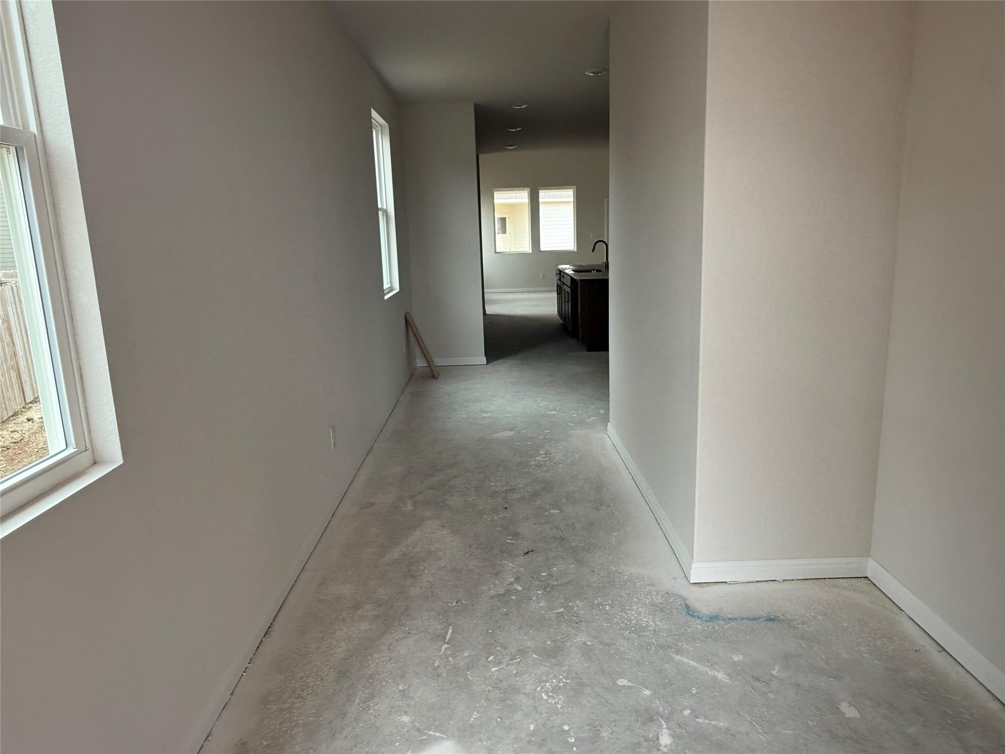 221 Kings Canyon DR