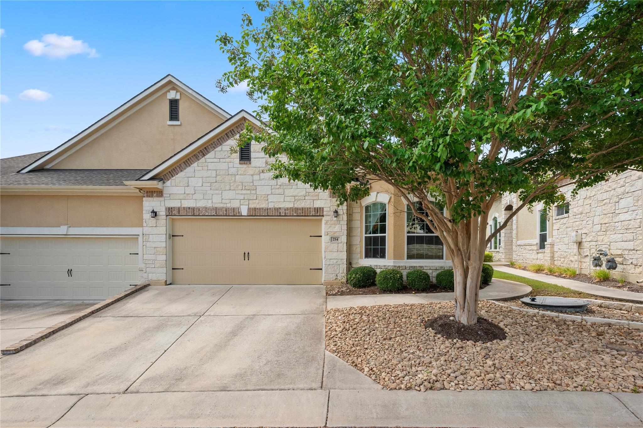 214 Darwins WAY