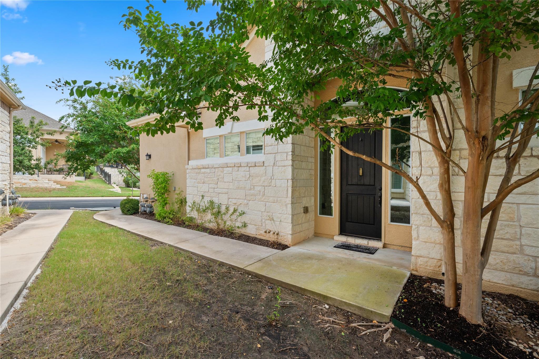 214 Darwins WAY