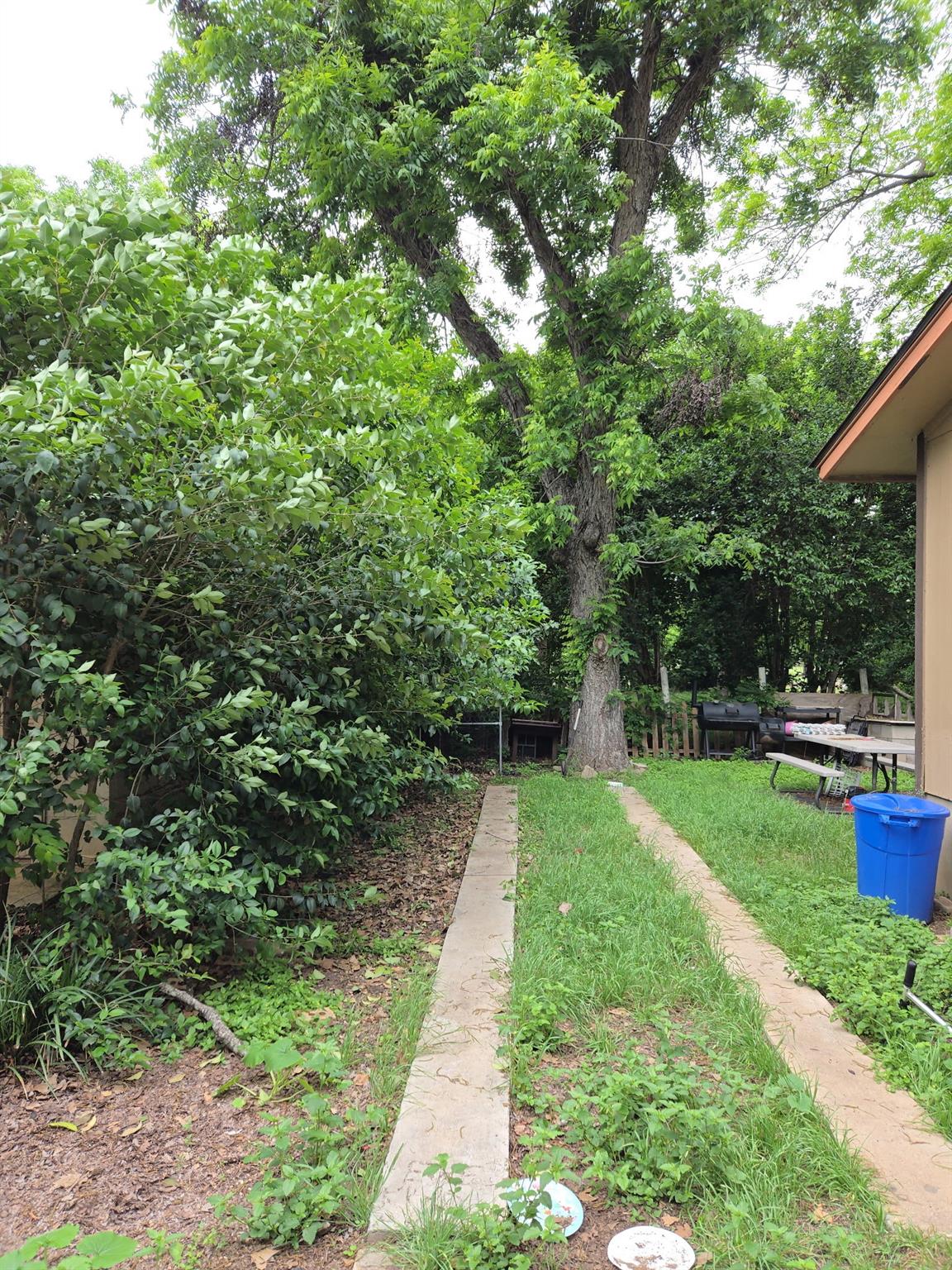 714 S C M Allen PKWY