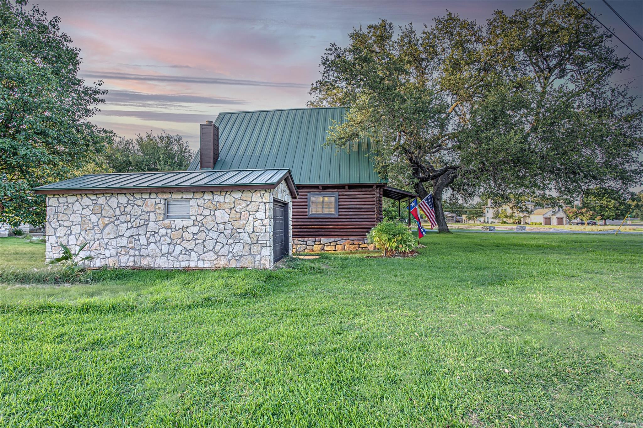 401 Lake Point DR