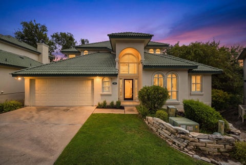 Photo of 110 Cross CRK, Lakeway, TX 78734 (MLS # 1399188)