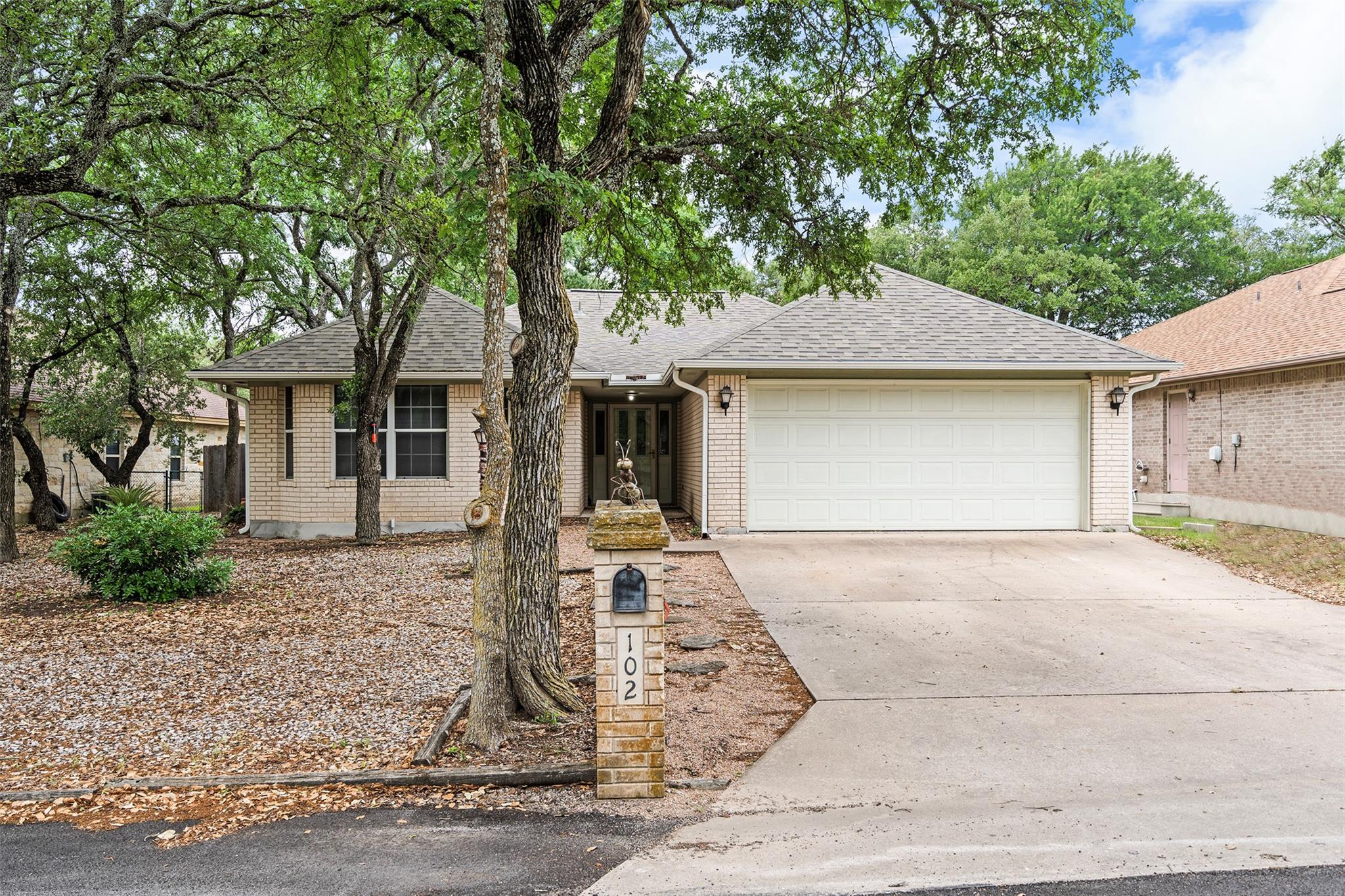 102 Vandeventer DR