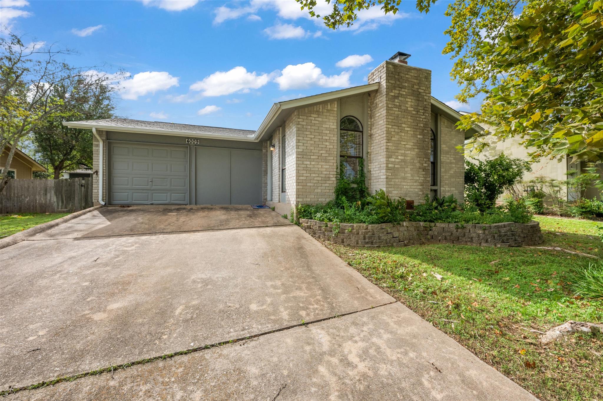 4009 Hillside DR