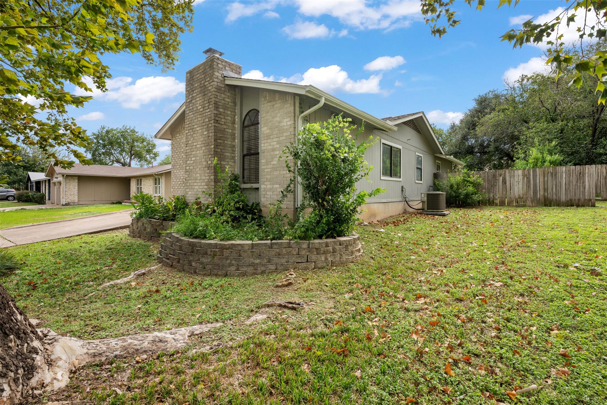 4009 Hillside DR
