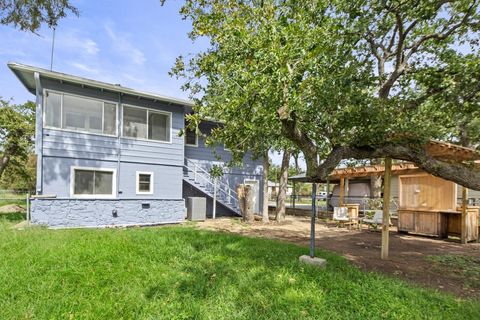 902 Sherwood Forest DR Granite Shoals TX 78654