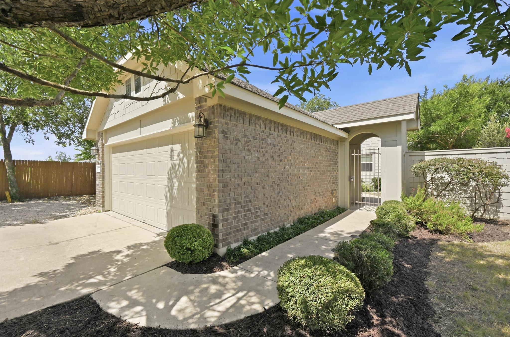 503 Stonewood LN
