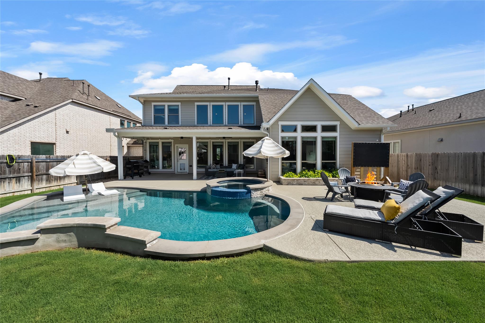 837 Heartleaf DR