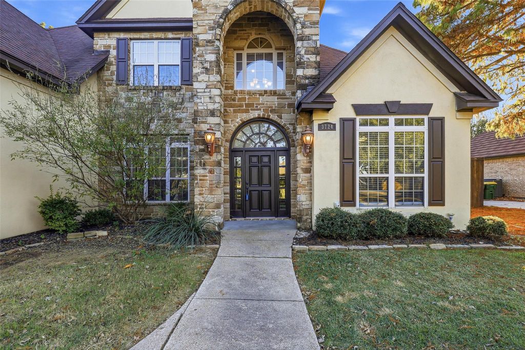 Photo of 3724 Cove Timber Ave, Granbury, TX 76049 (MLS # 7217278)