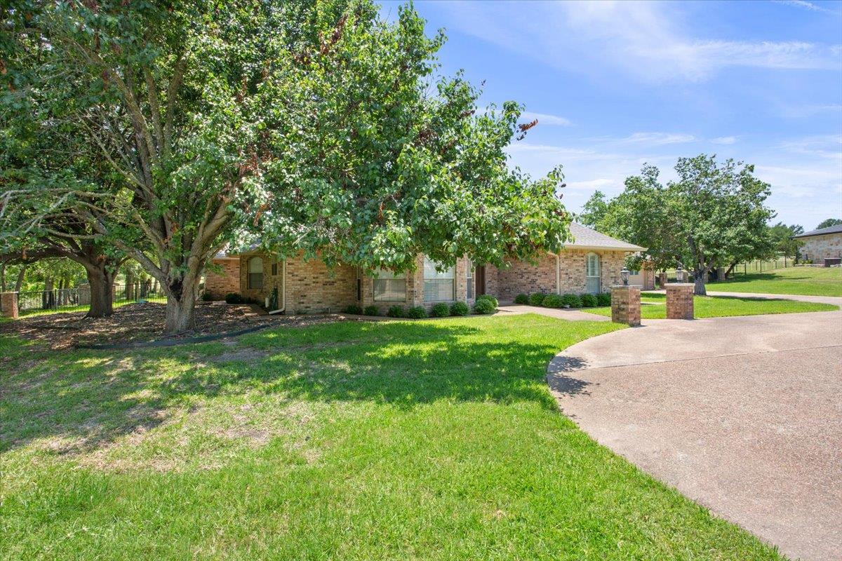 1204 Fairway CIR