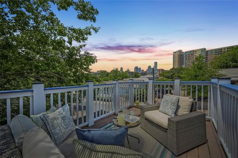 Photo of 1169 Curve ST, Austin, TX 78702 (MLS # 2565823)