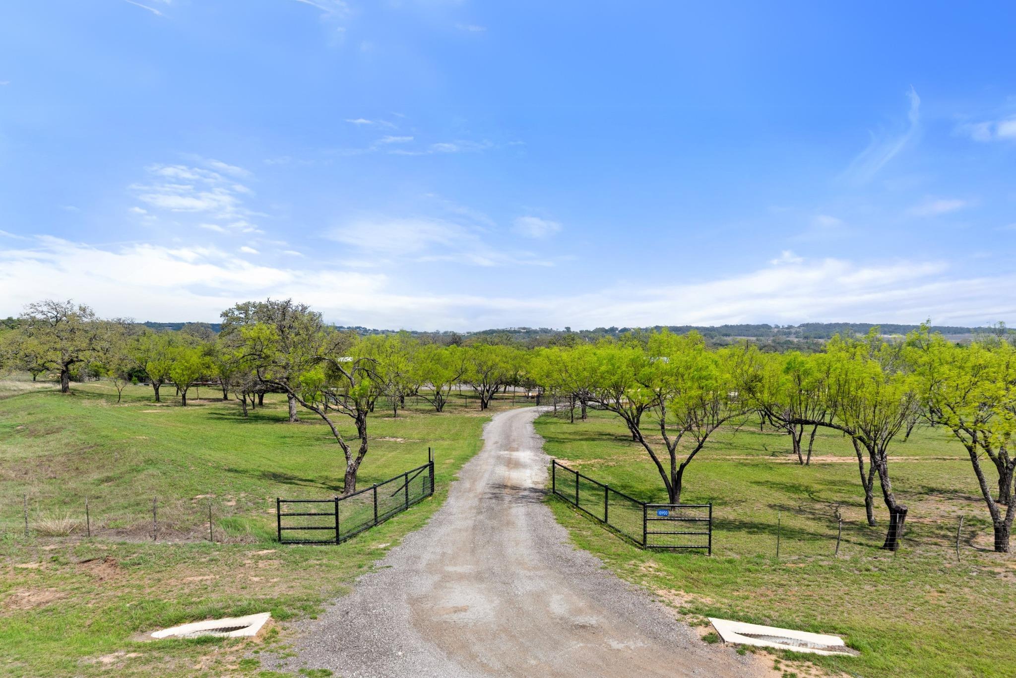 10900 Ranch Road 1323