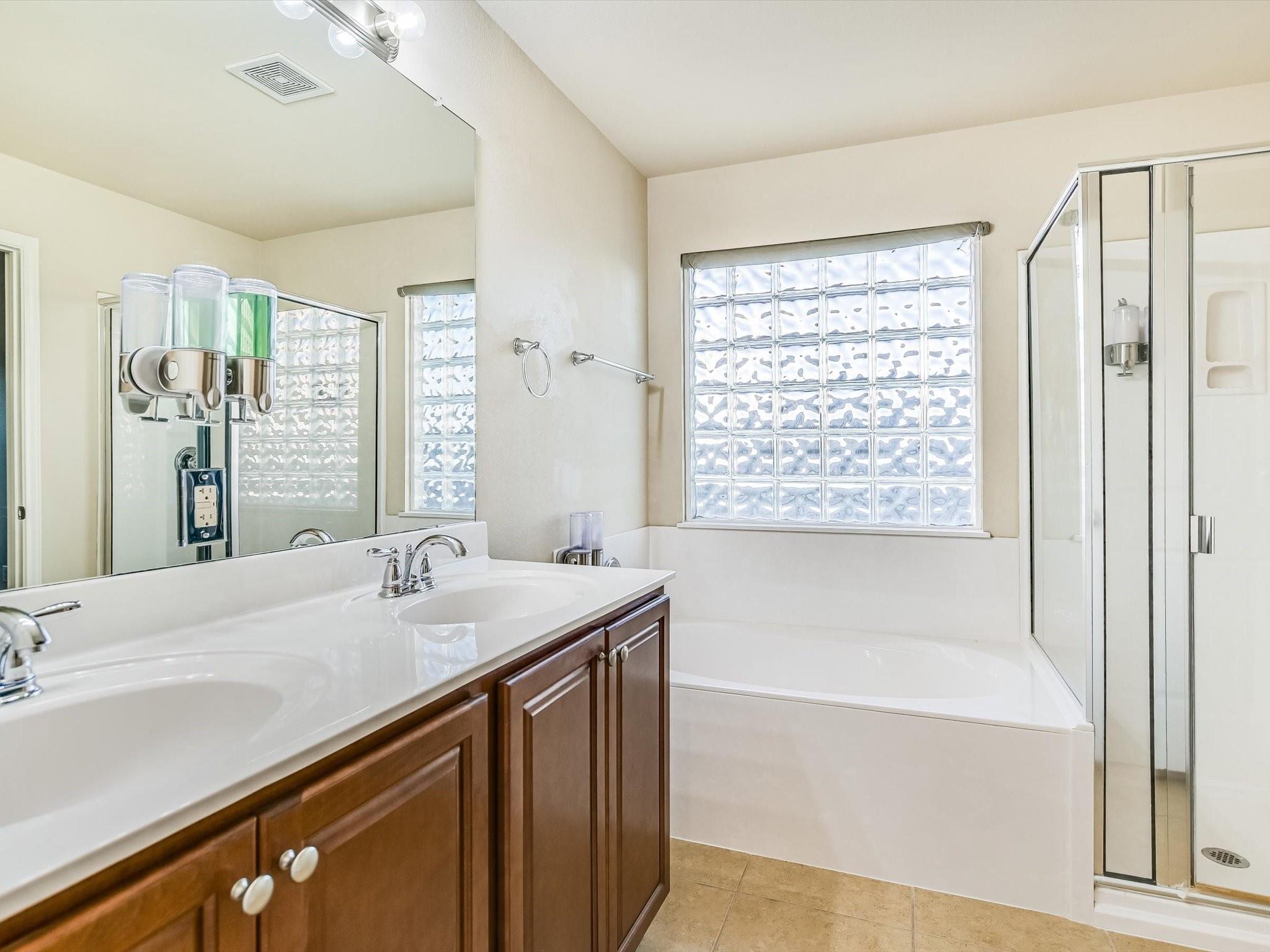 Cedar Park, Texas 78613, United States, 3 Bedrooms Bedrooms, ,3 BathroomsBathrooms,Residential,Pending,53757