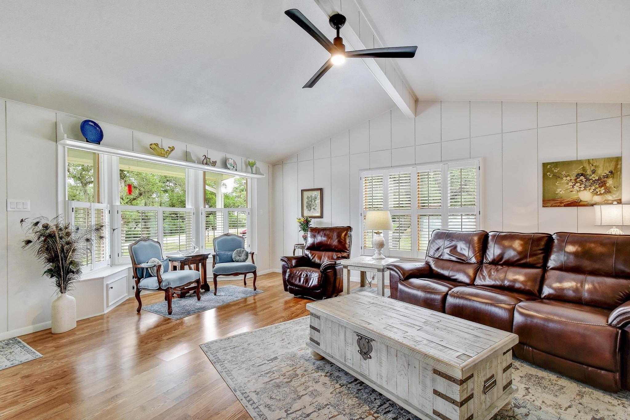 461 Rosewood DR