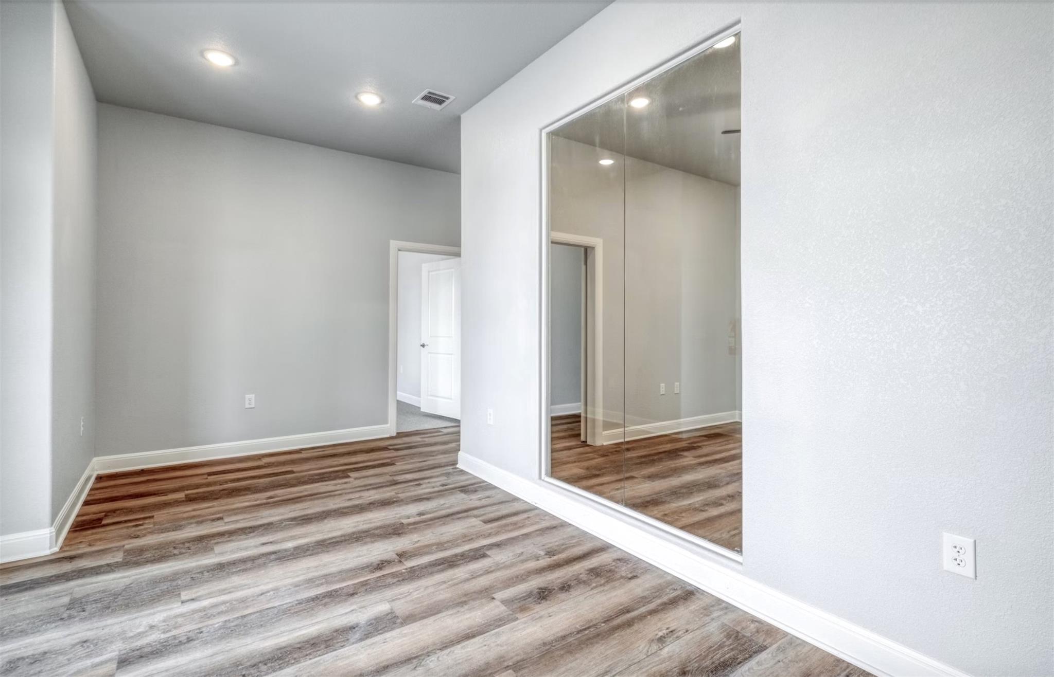 2200 N AW Grimes 410