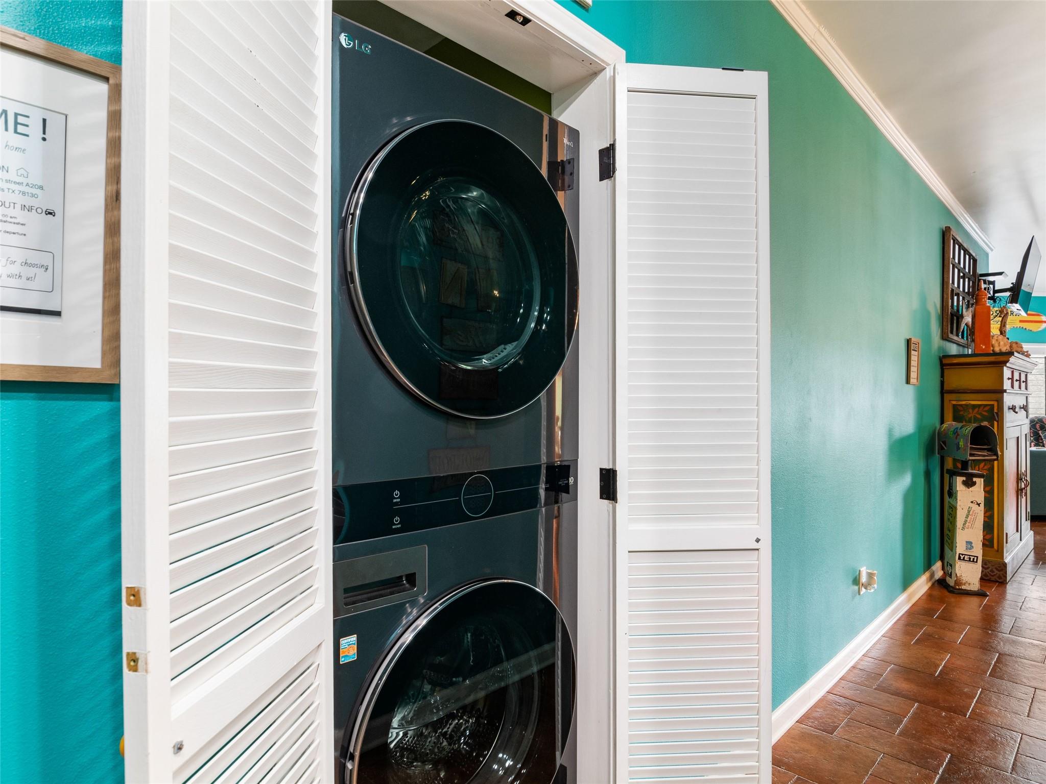 401 W Lincoln ST A208