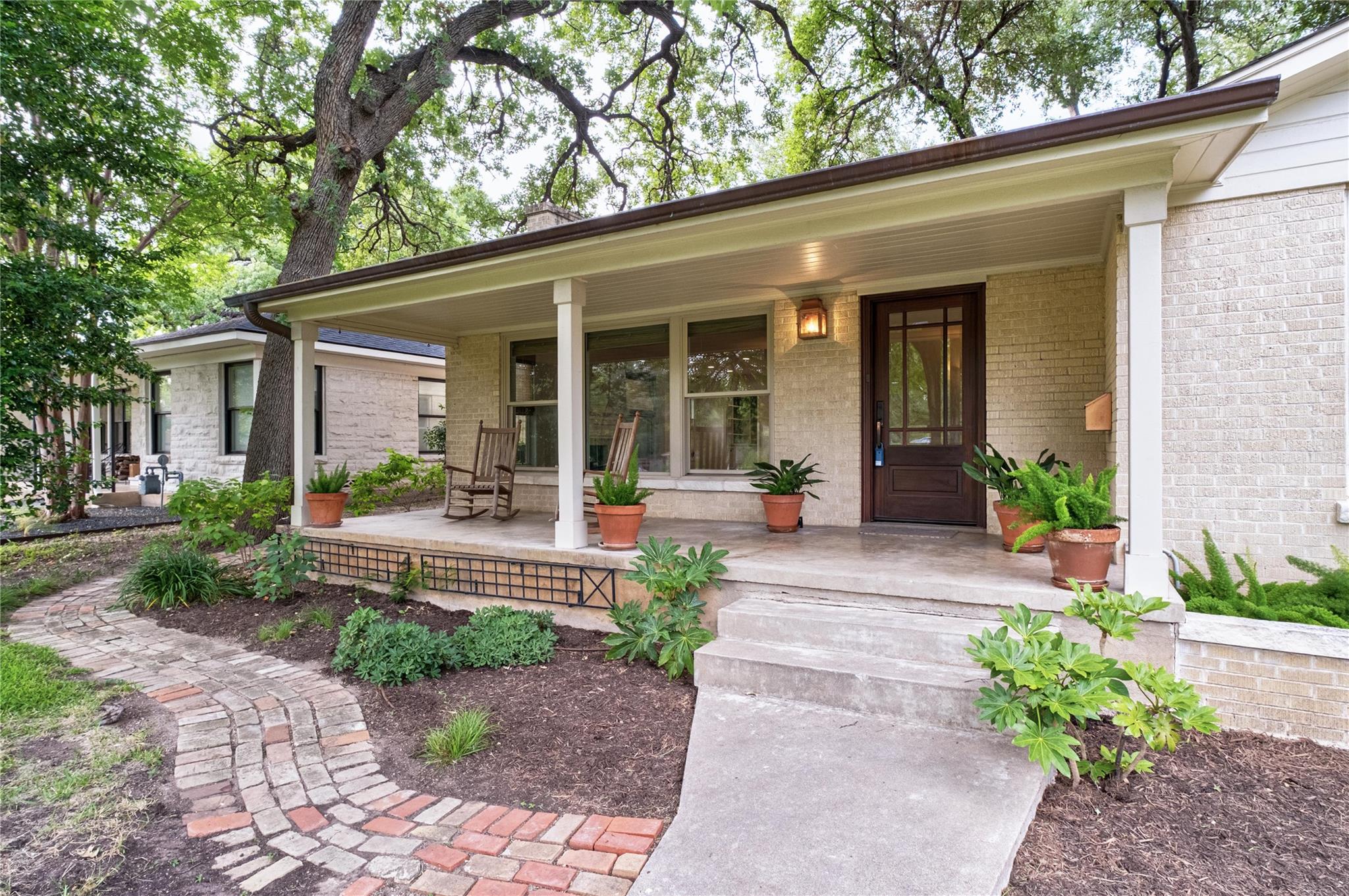 2302 Greenlee DR