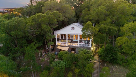Photo of 1000 Baylor ST, Austin, TX 78703 (MLS # 3001711)