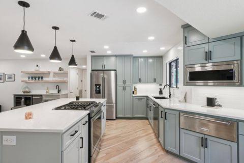 Tiny photo for 3902 Knollwood DR #A, Austin, TX 78731 (MLS # 8916606)
