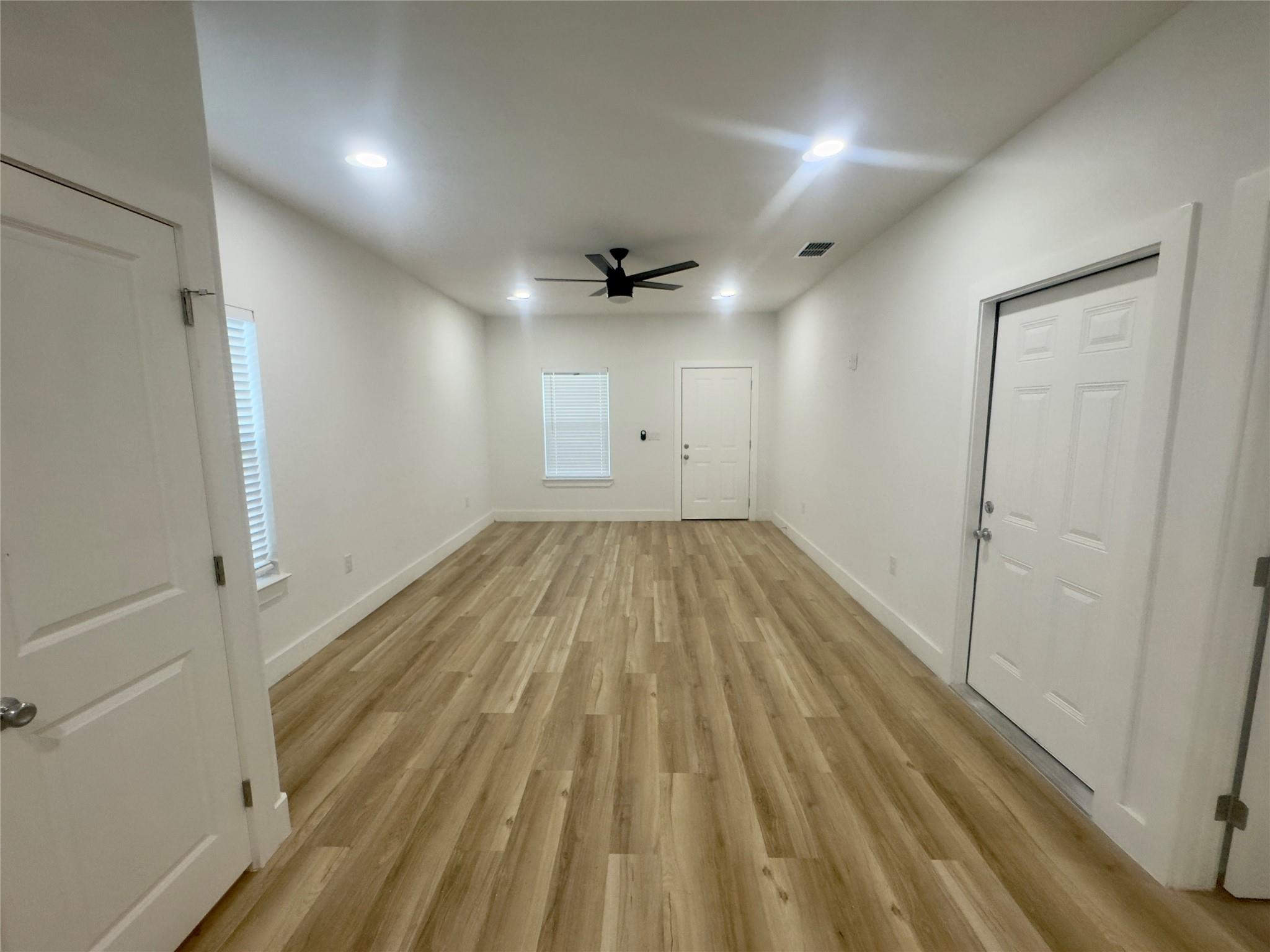 715 E Live Oak ST