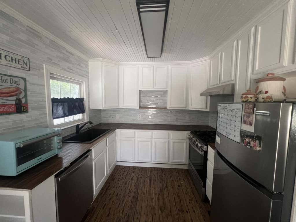 Photo of 107 W 7th ST, Elgin, TX 78621 (MLS # 6402650)