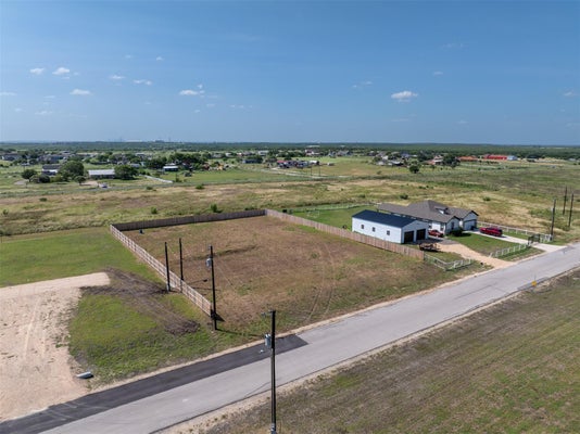 205 DESPERADO LOOP, DEL VALLE, TX 78617 - Image 8c4de72035a5dbed02db3407c266c2cd/33021564