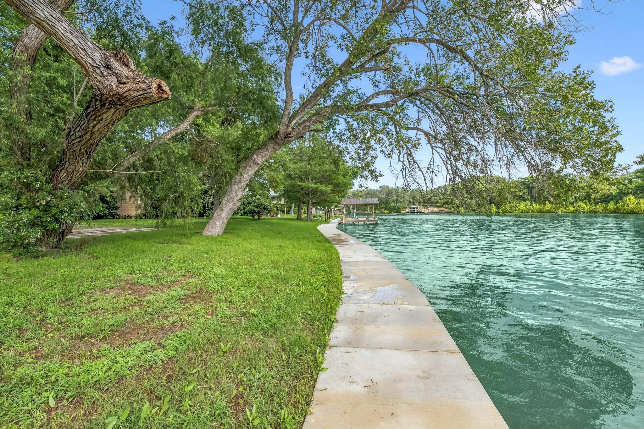 524 Turtle LN