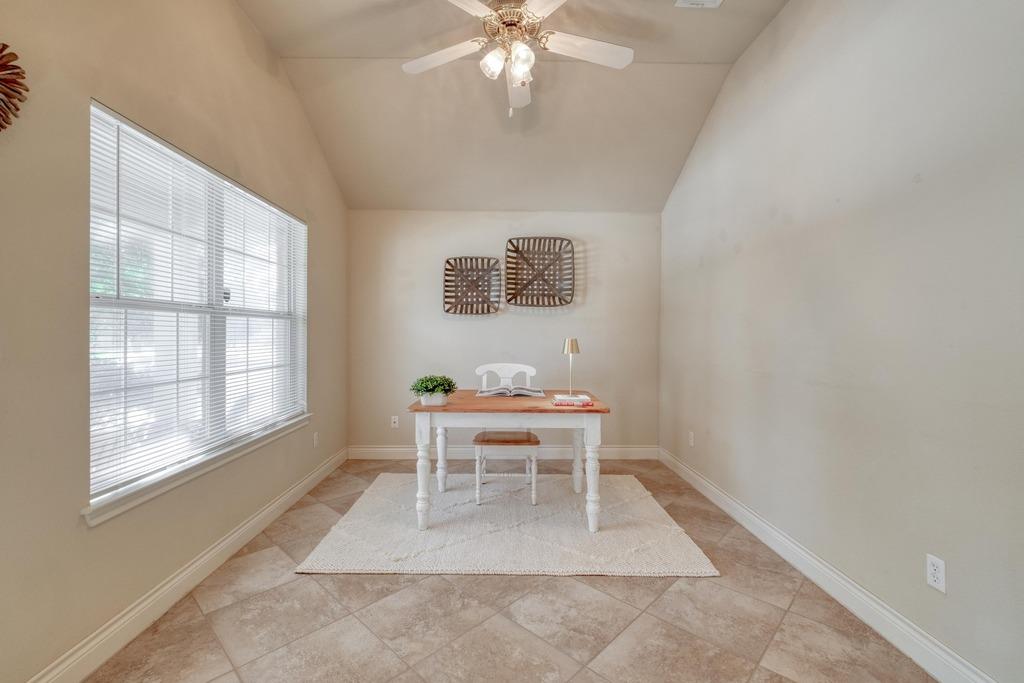 1303 Ridgewood DR