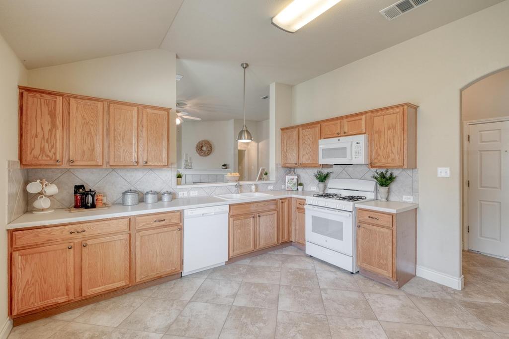 1303 Ridgewood DR