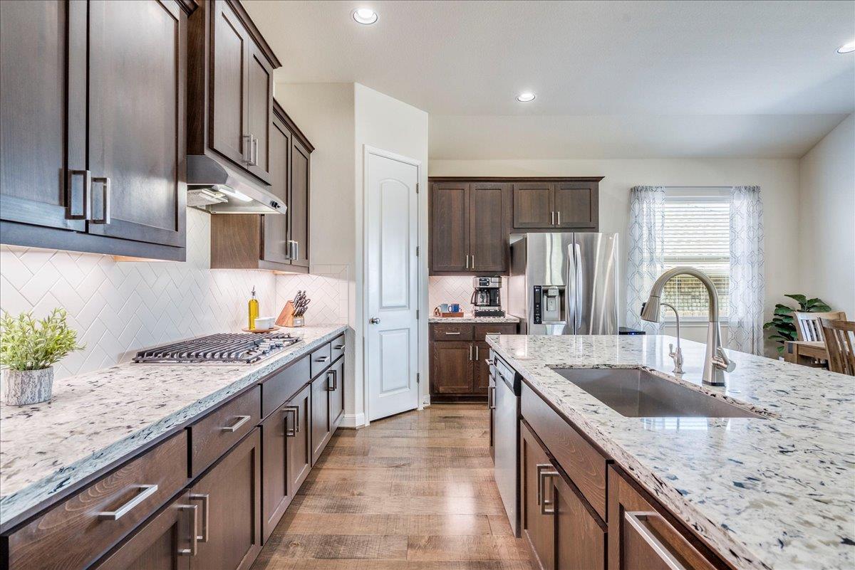 1905 N Muhly Bush BND