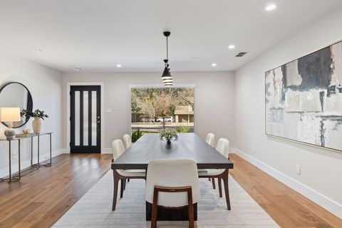 Tiny photo for 2615 Barton Hills DR, Austin, TX 78704 (MLS # 3880789)