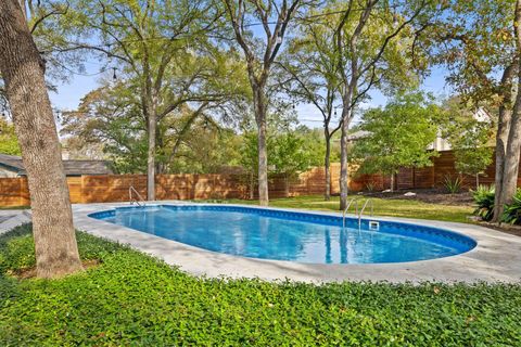 Tiny photo for 2615 Barton Hills DR, Austin, TX 78704 (MLS # 3880789)