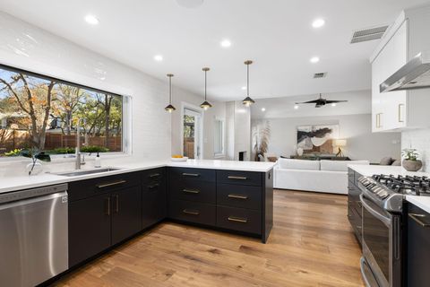 Tiny photo for 2615 Barton Hills DR, Austin, TX 78704 (MLS # 3880789)