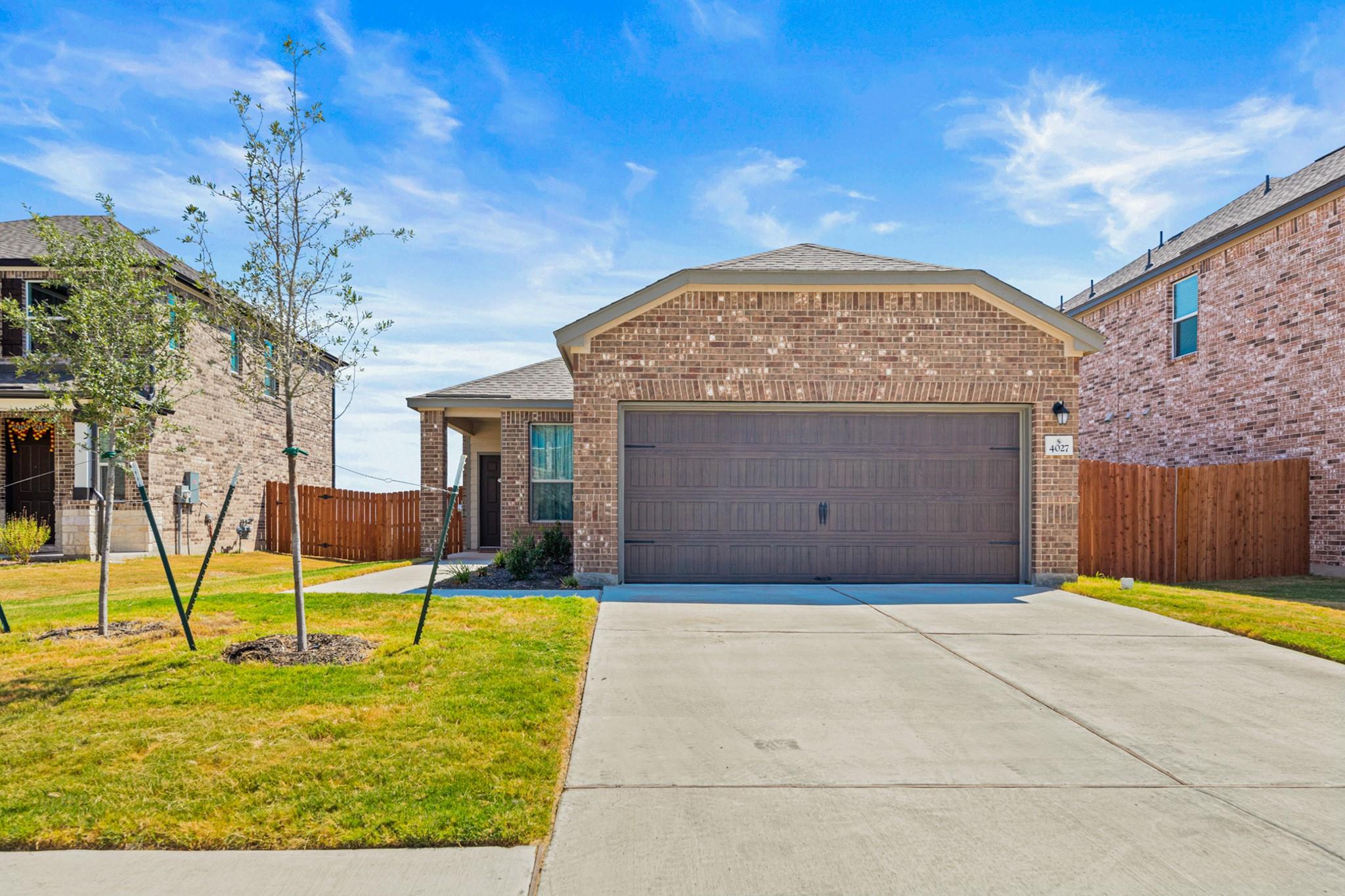 4027 Pinto LN