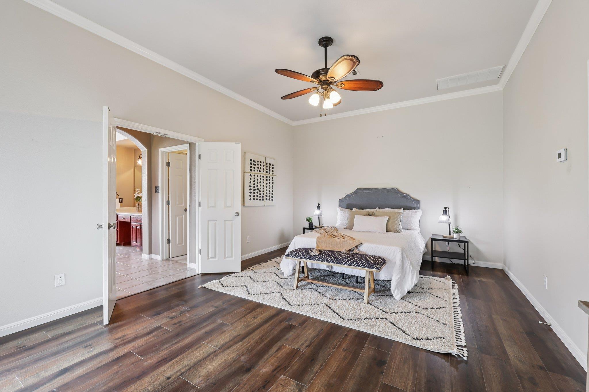 2950 James Parker LN