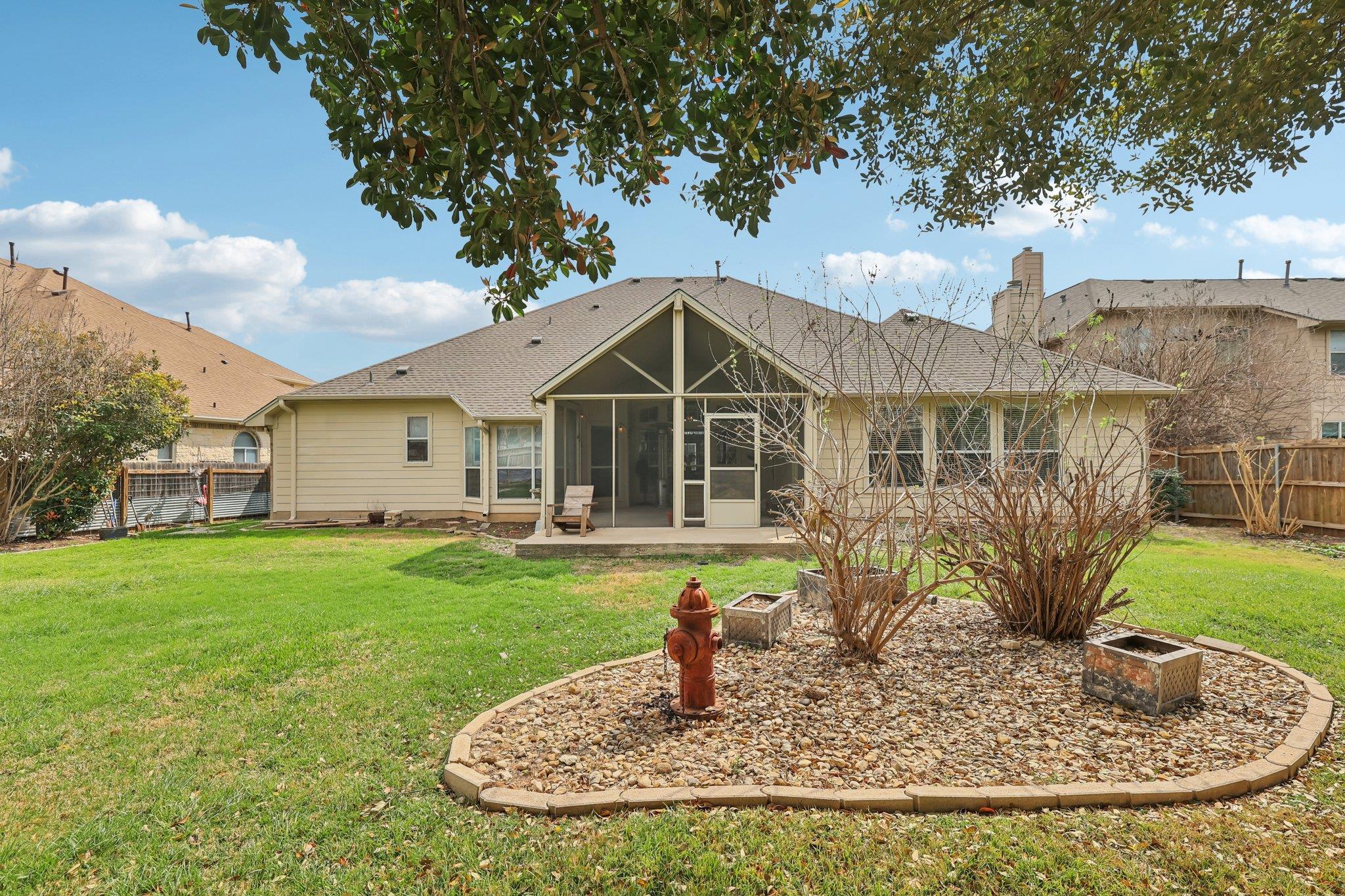 2950 James Parker LN