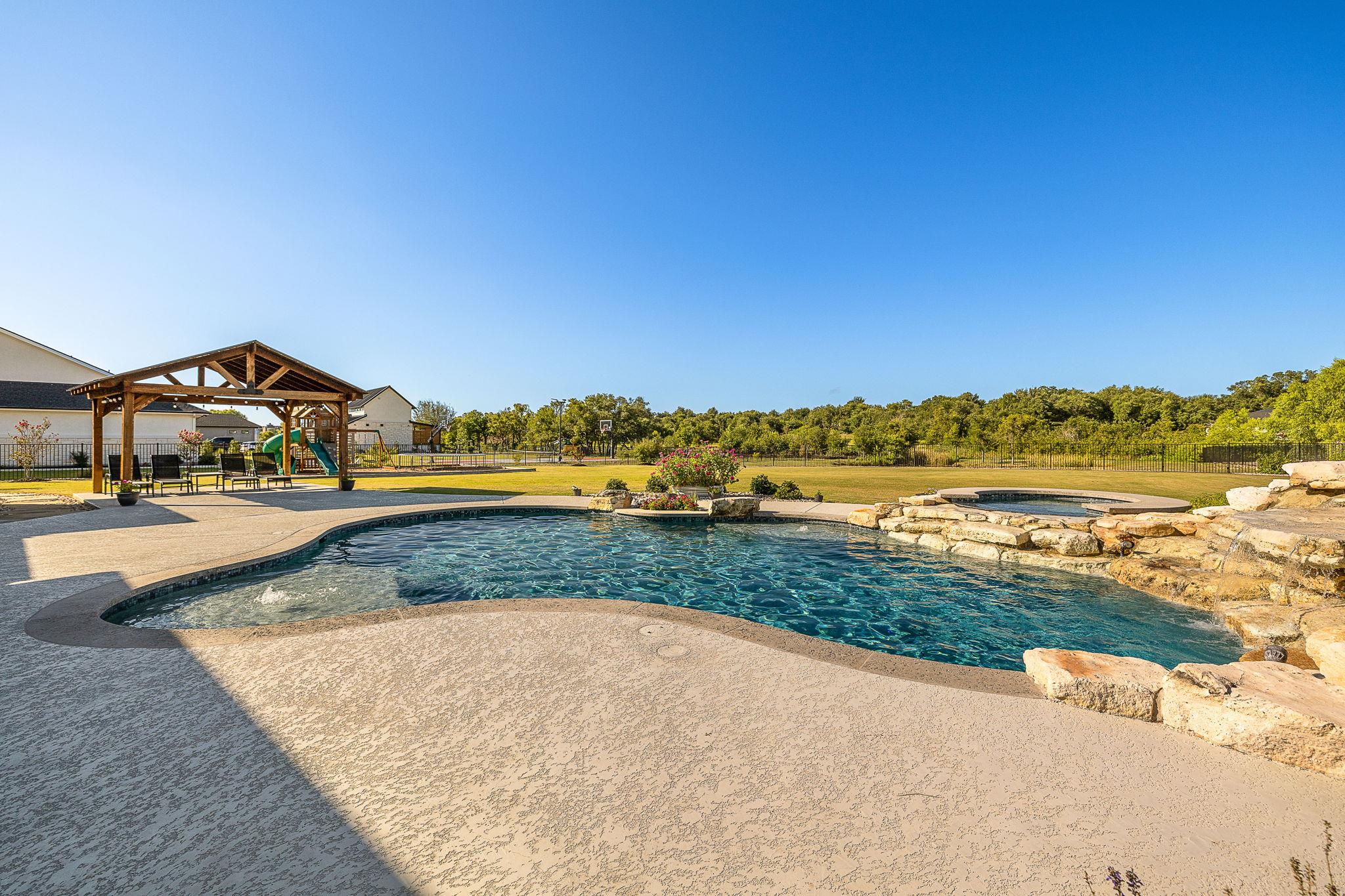 115 Lazy Creek DR