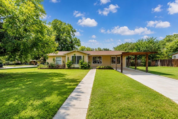 140 HILLCREST DR, LULING, TX 78648 - Image 8ce7264e17ee003bdcc794d72d35bc4a/937404020