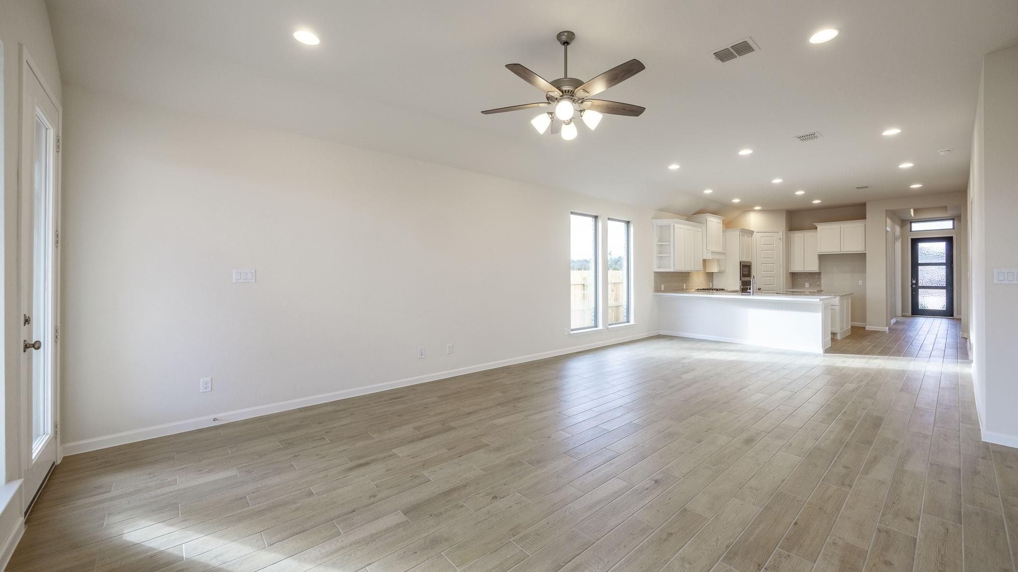 518 Menlo CIR