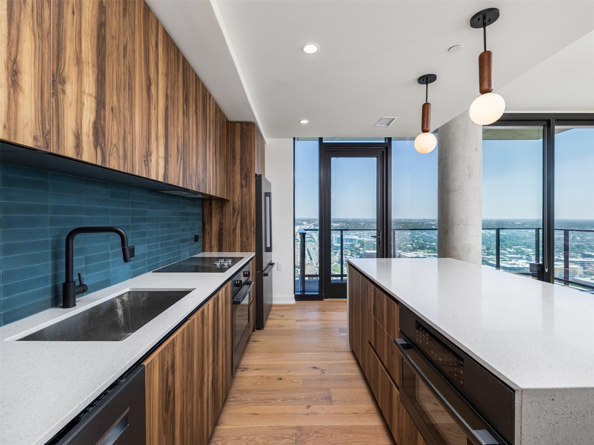 84 East Ave 3704