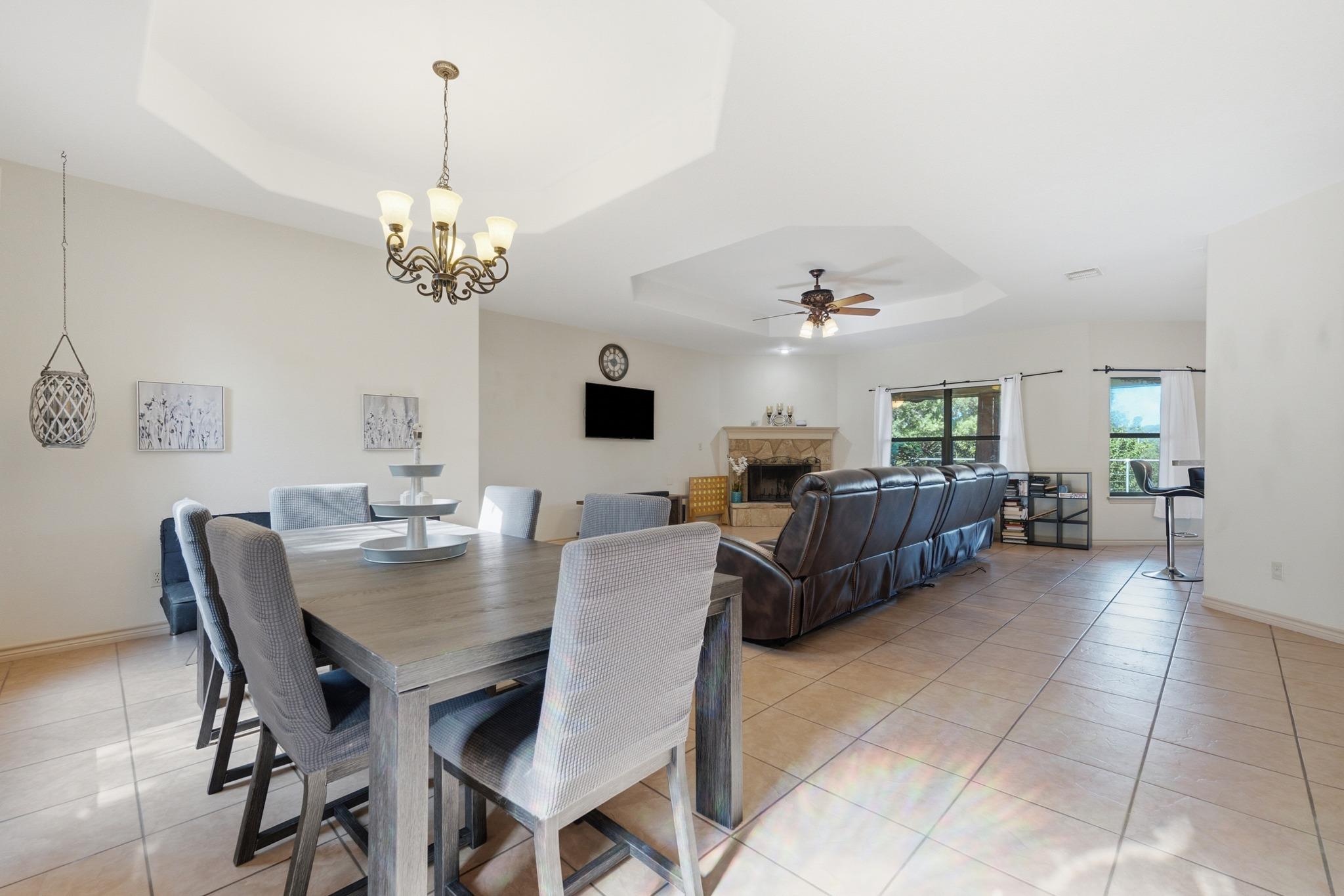 104 Cowal DR N