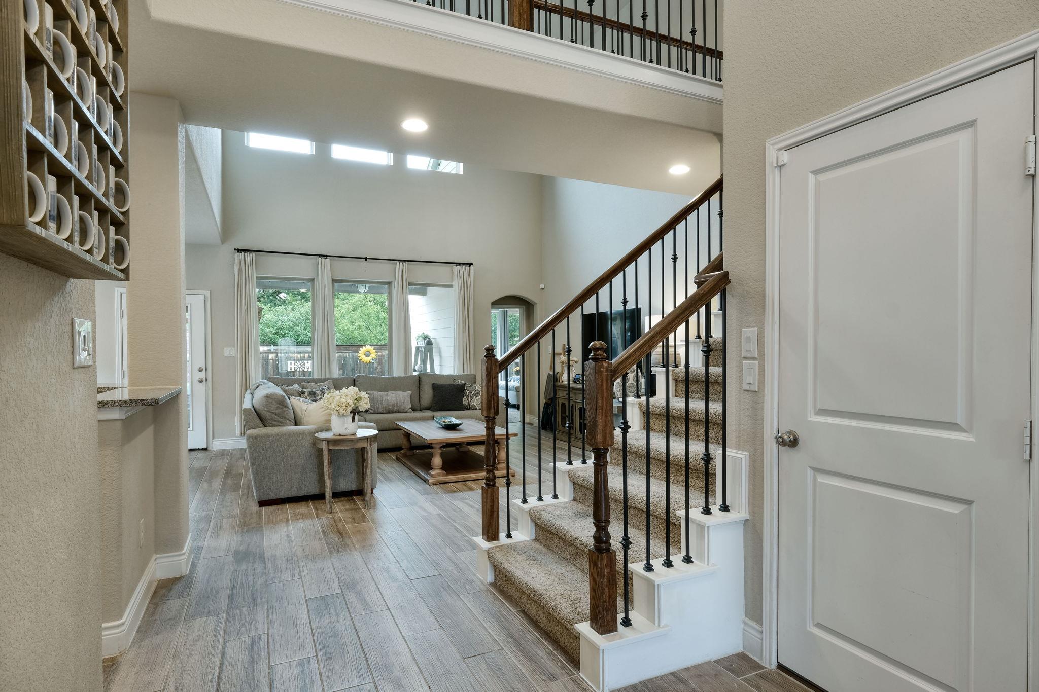 550 Cortona LN