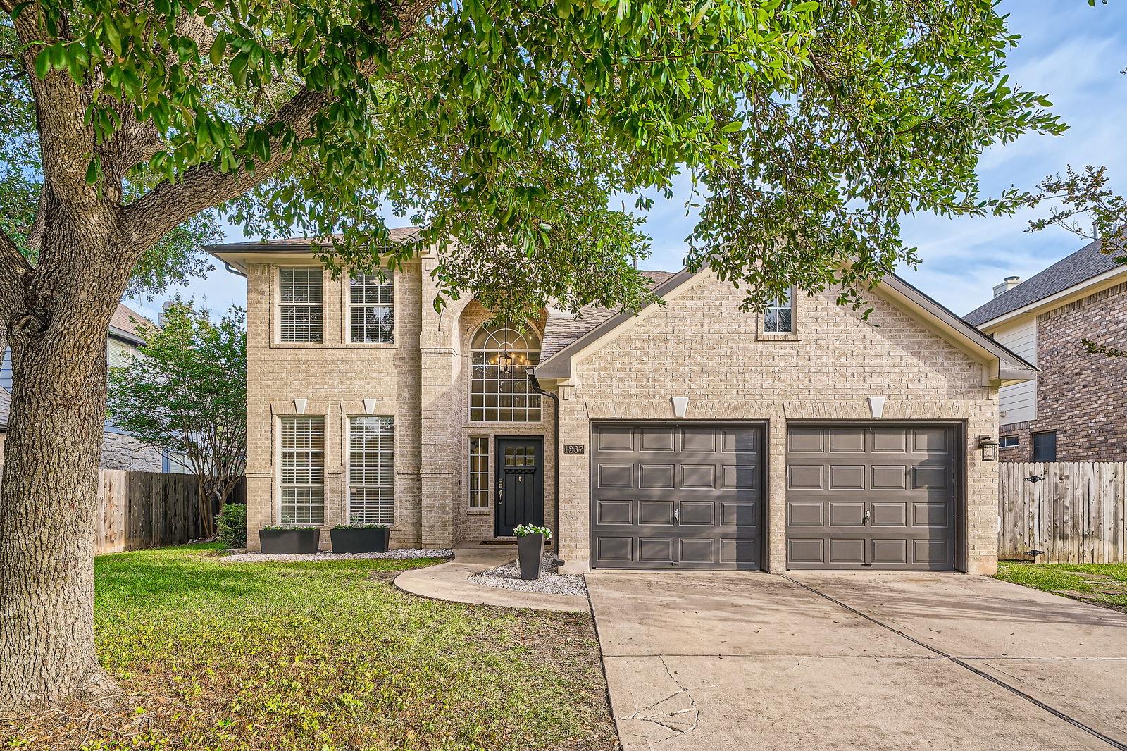 1237 Fall Creek LOOP