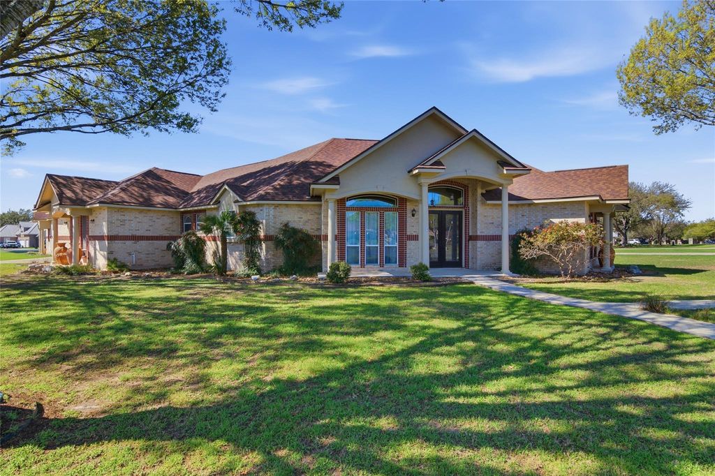 Photo of 105 Maderas, Seguin, TX 78155 (MLS # 7075916)