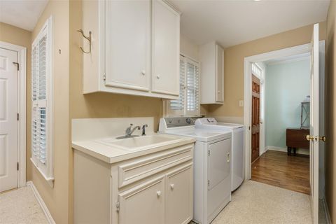 Tiny photo for 52 Club Estates PKWY, The Hills, TX 78738 (MLS # 9689892)