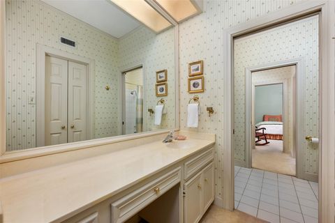 Tiny photo for 52 Club Estates PKWY, The Hills, TX 78738 (MLS # 9689892)