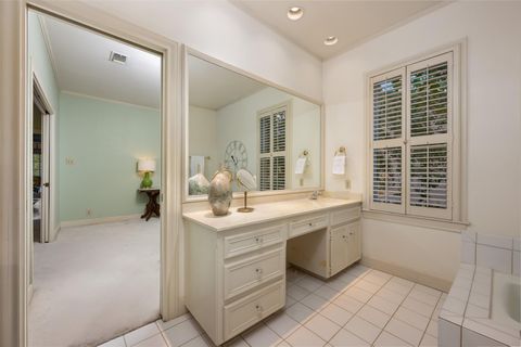 Tiny photo for 52 Club Estates PKWY, The Hills, TX 78738 (MLS # 9689892)