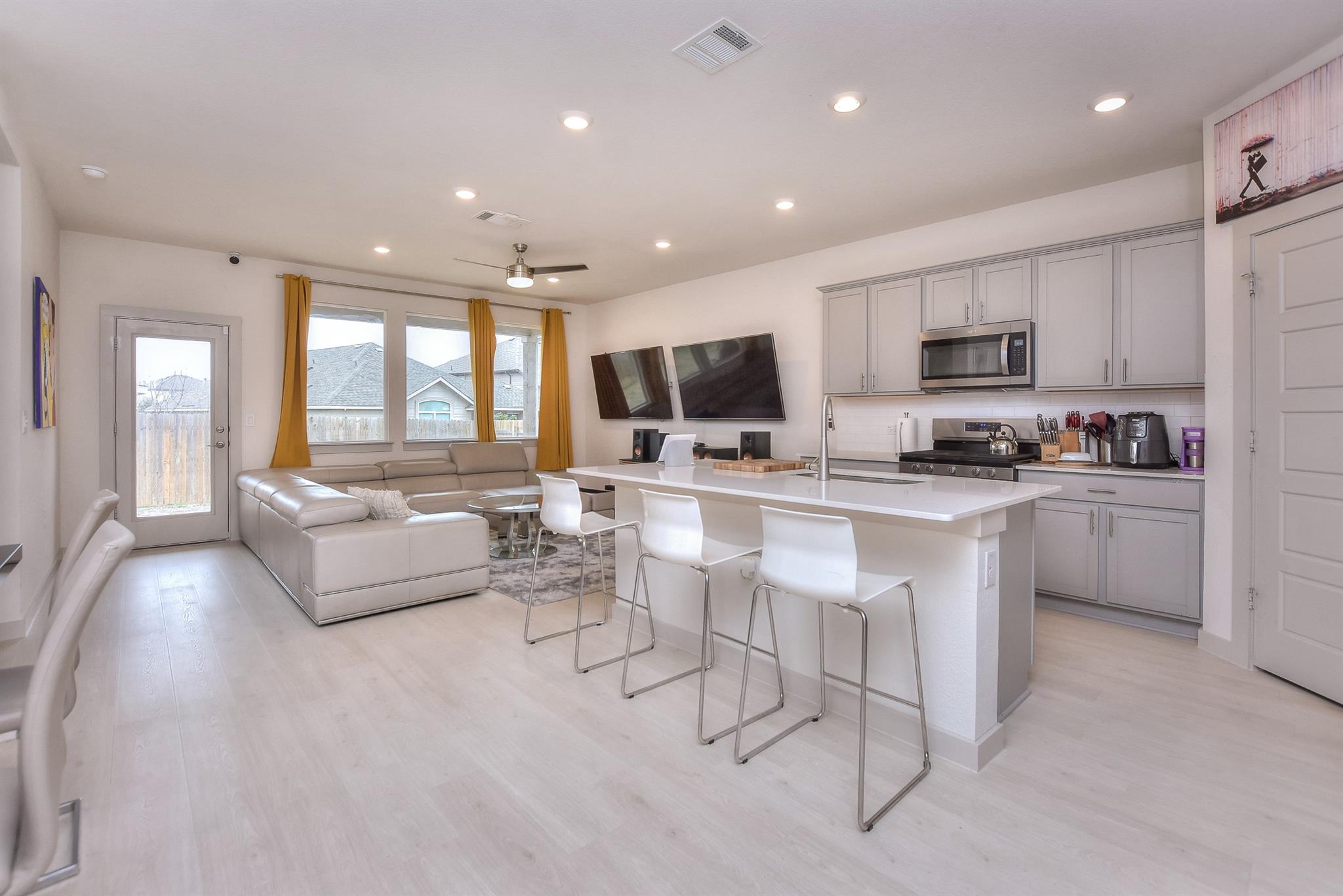 13709 Bavarian Forest DR