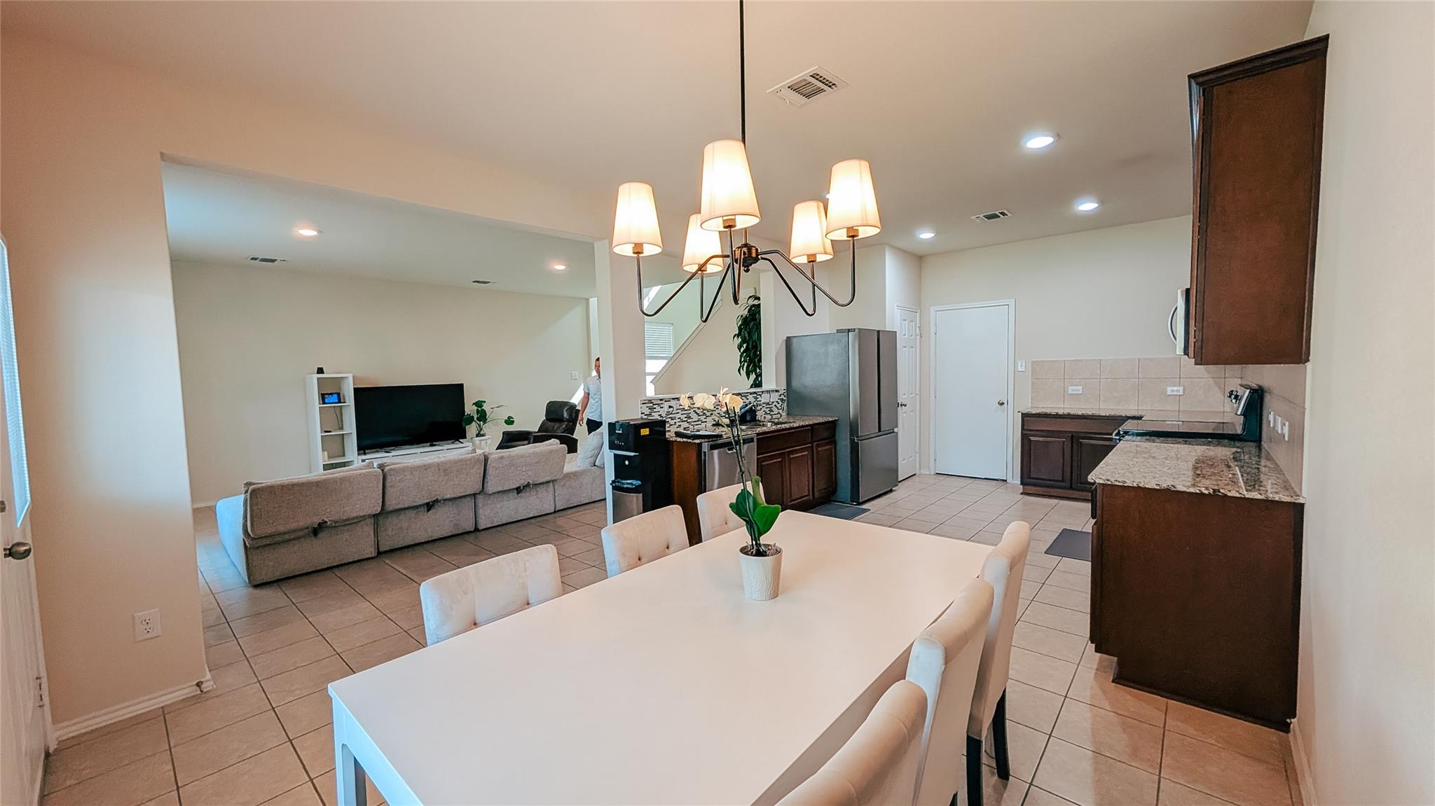353 Katie Elder DR