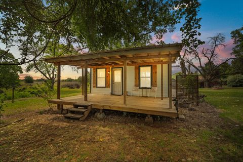 10843 Us Highway 90 W Harwood TX 78632
